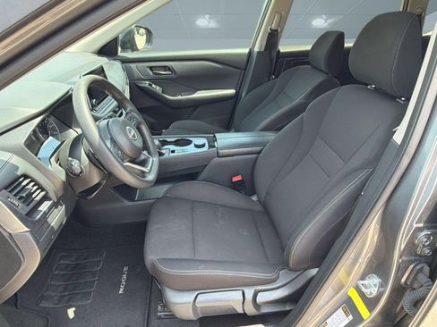 Used 2024 Nissan Rogue S AWD/4WD image 5