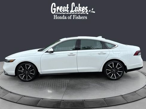 Used 2023 Honda Accord Touring image 2