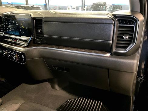 Used 2024 Chevrolet Silverado 1500 LT image 13