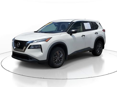 Used 2021 Nissan Rogue S FWD image 2