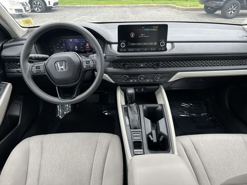 Certified 2023 Honda Accord LX image 11