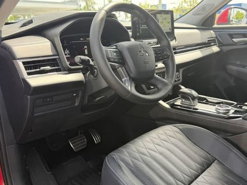 Used 2025 Mitsubishi Outlander SEL FWD image 11