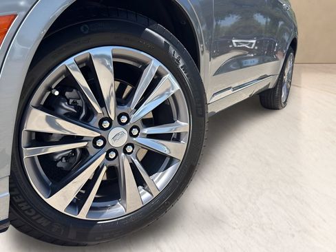 Certified 2025 Cadillac XT6 Premium Luxury FWD image 4