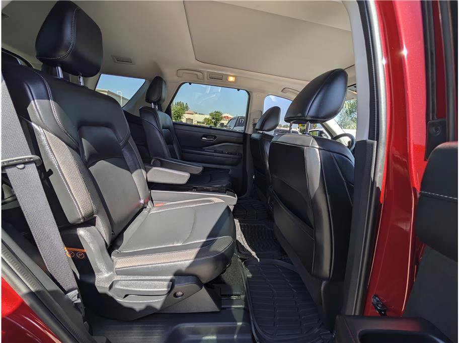 Used 2022 Nissan Pathfinder SL w/ SL Premium Package FWD image 16