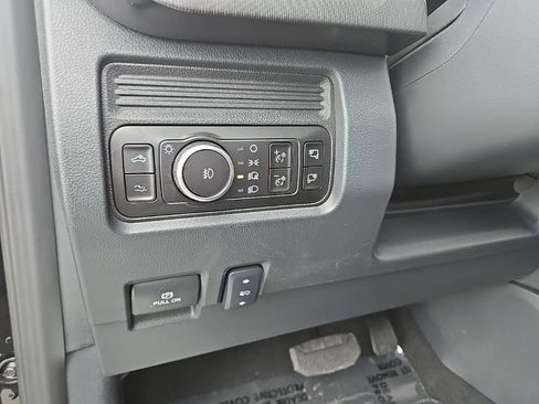 Used 2026 Ford F450 Platinum w/ FX4 Off-Road Package image 15