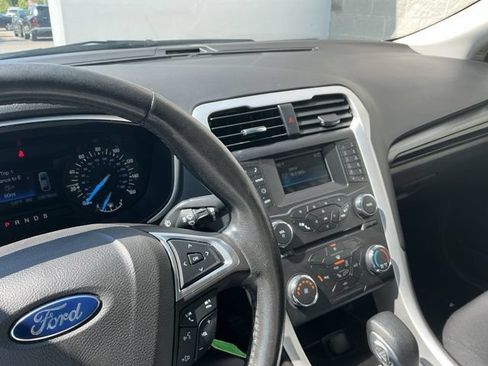 Used 2016 Ford Fusion SE w/ Equipment Group 201A FWD image 21