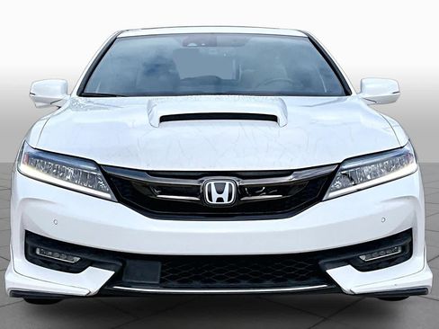 Used 2016 Honda Accord Touring image 4