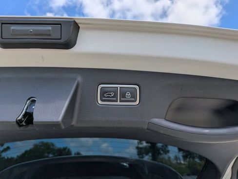 Certified 2023 Kia Sorento SX FWD image 13
