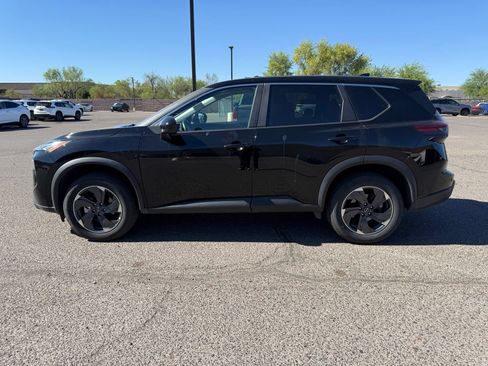 Certified 2025 Nissan Rogue SV FWD image 6
