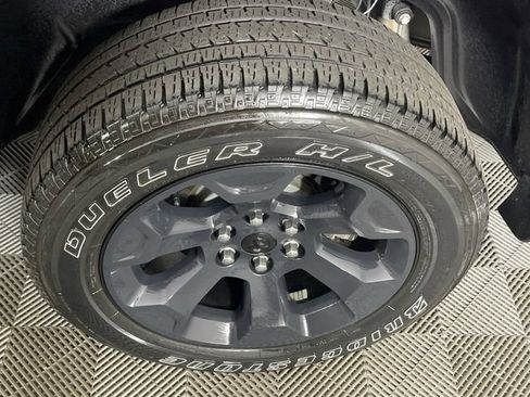 Used 2025 RAM 1500 Big Horn AWD/4WD image 32