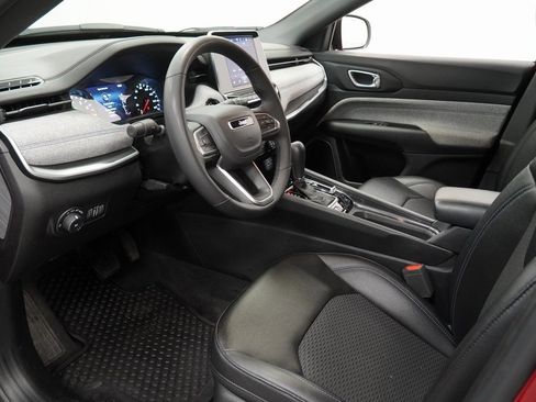 Certified 2025 Jeep Compass Latitude w/ Convenience Group image 18