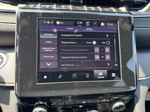 New 2025 Jeep Grand Cherokee Altitude image 24