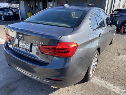 Used 2018 BMW 320i Sedan RWD image 8