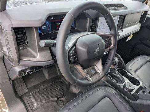 New 2025 Ford Bronco Badlands image 9