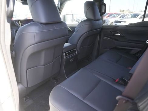 Used 2025 Lexus GX 550 w/ Cold Area Package image 12