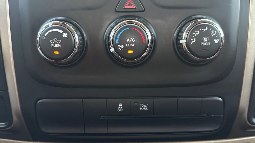 Used 2013 RAM 1500 Classic SLT w/ Premium Display Pkg RWD image 30