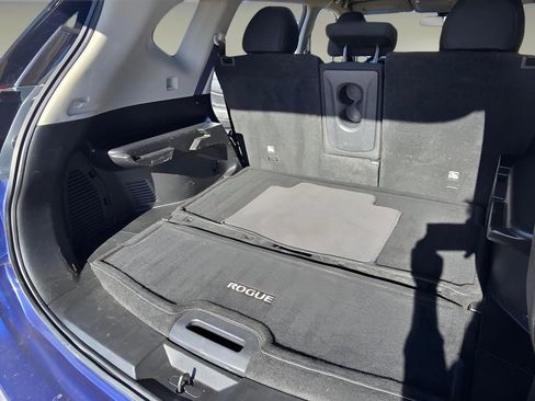 Used 2019 Nissan Rogue SV image 30