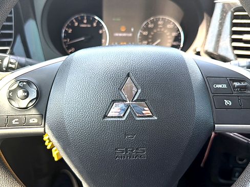 Used 2019 Mitsubishi Outlander ES FWD image 9