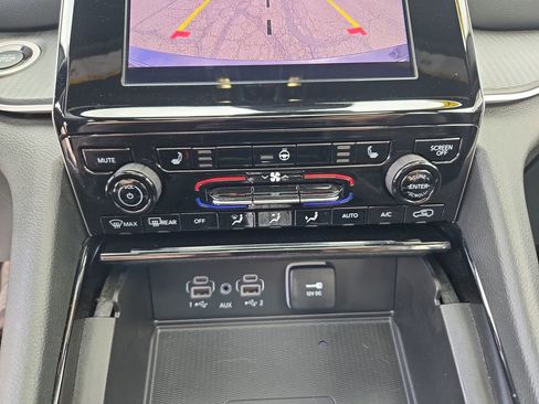 Used 2023 Jeep Grand Cherokee Altitude AWD/4WD image 26