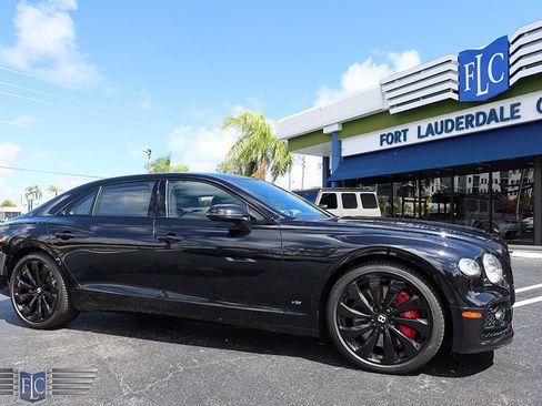 Used 2022 Bentley Flying Spur V8 image 4