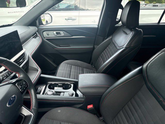 Used 2025 Ford Explorer ST-Line AWD/4WD image 13