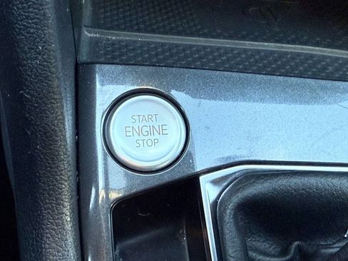 Used 2023 Volkswagen Tiguan SE R-Line image 28