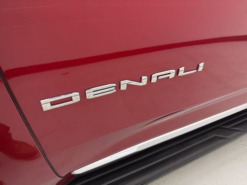 Used 2023 GMC Yukon Denali image 16