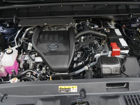Used 2026 Toyota Highlander Platinum AWD/4WD image 32