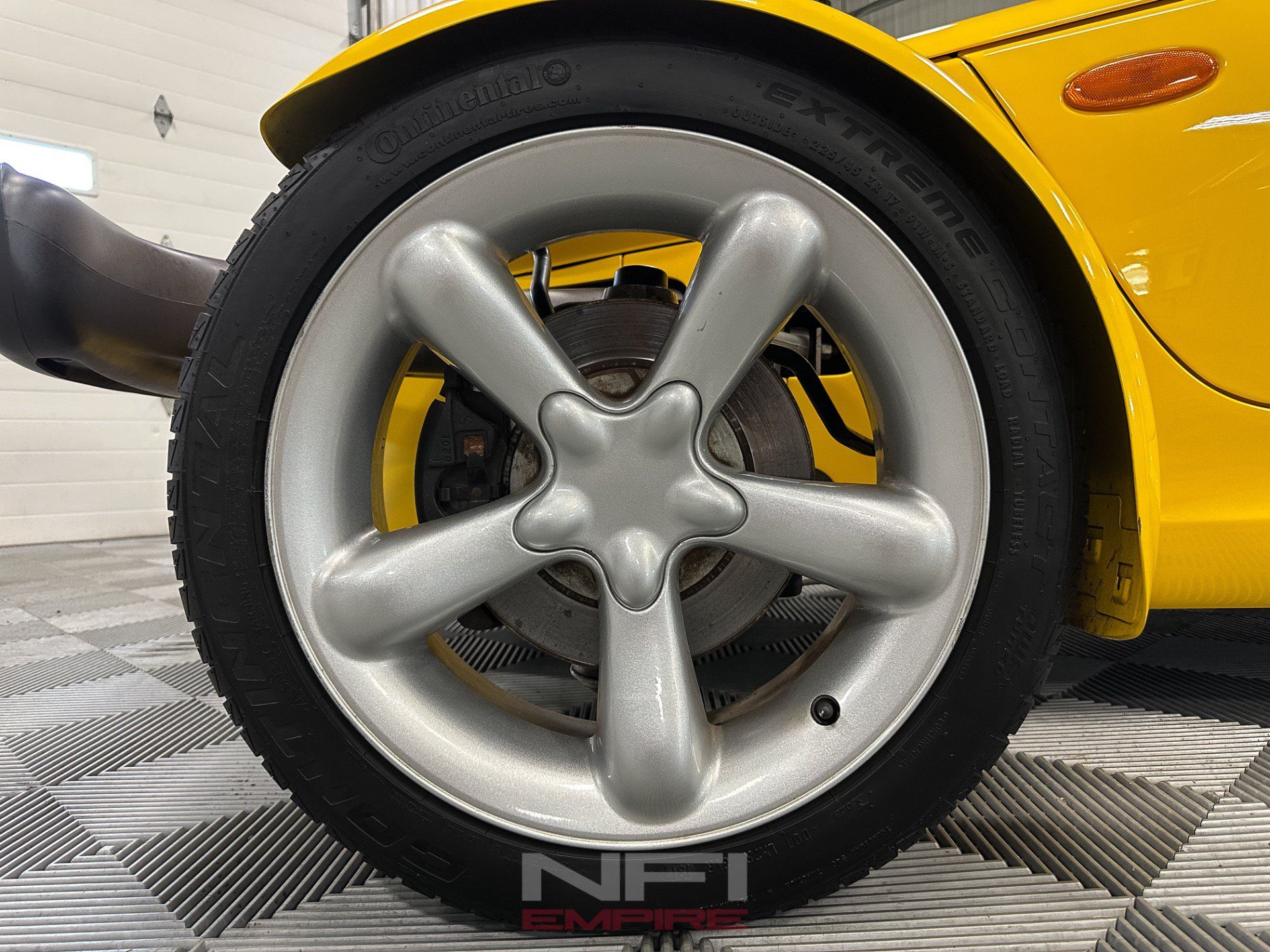 Used 1999 Plymouth Prowler RWD image 21