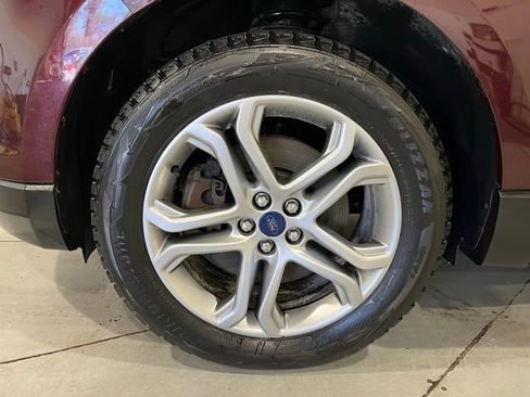 Used 2017 Ford Edge Titanium w/ Technology Package image 13