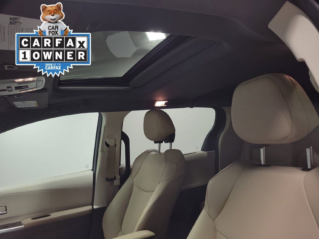 Used 2022 Toyota Sienna XLE FWD image 16