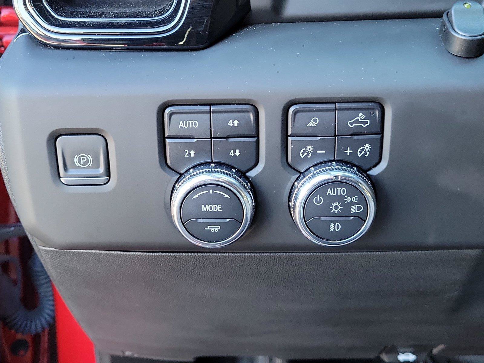 Used 2024 GMC Sierra 1500 AT4 w/ AT4 Preferred Package AWD/4WD image 20