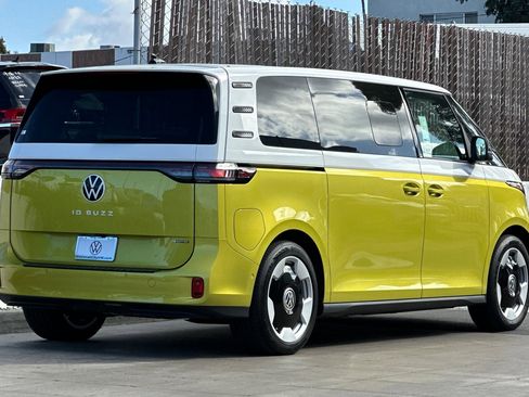 New 2025 Volkswagen ID. Buzz Pro S Plus image 5