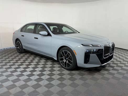 New 2026 BMW 740i w/ Premium Package image 7