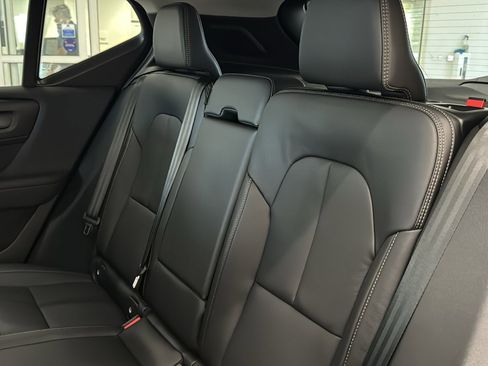 Used 2026 Volvo XC40 B5 Ultra w/ Protection Package Premier image 26