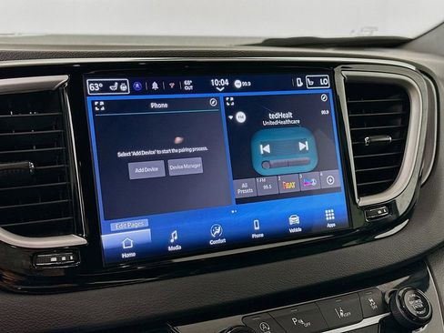 Used 2025 Chrysler Pacifica Select image 20