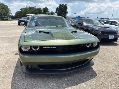 Used 2018 Dodge Challenger R/T Scat Pack RWD image 6
