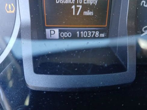 Used 2017 Toyota Tacoma TRD Off-Road w/ Tow Package (A/T) image 16