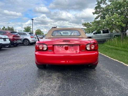Used 2002 MAZDA MX-5 Miata RWD image 5
