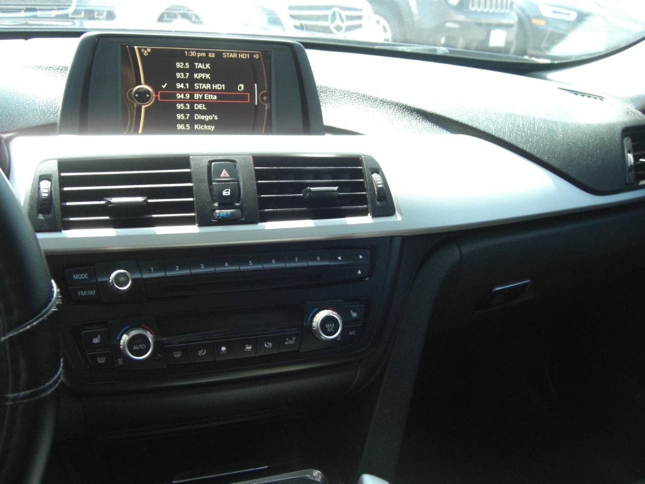 Used 2014 BMW 320i Sedan RWD image 8