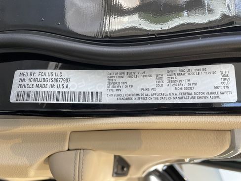 Certified 2025 Jeep Grand Cherokee L Limited w/ Black Appearance Package RWD image 36