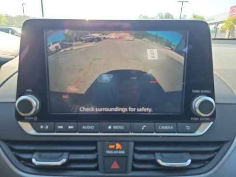 Used 2024 Nissan Altima 2.5 SR FWD image 24