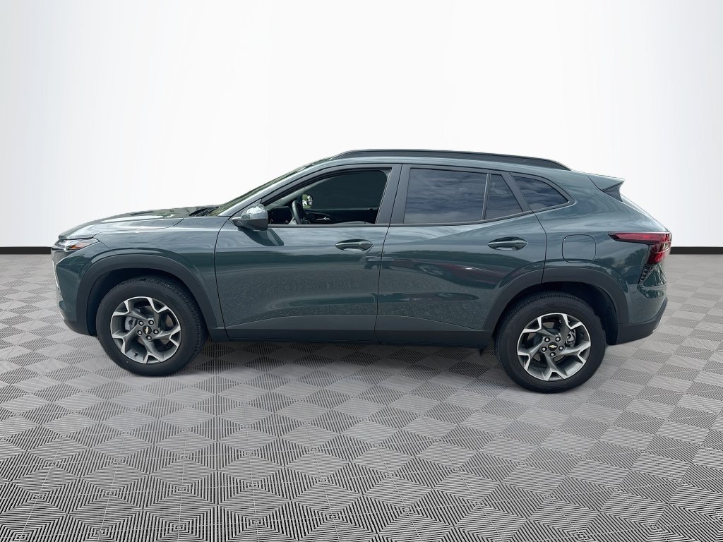 Used 2025 Chevrolet Trax LT w/ Driver Confidence Package FWD image 9