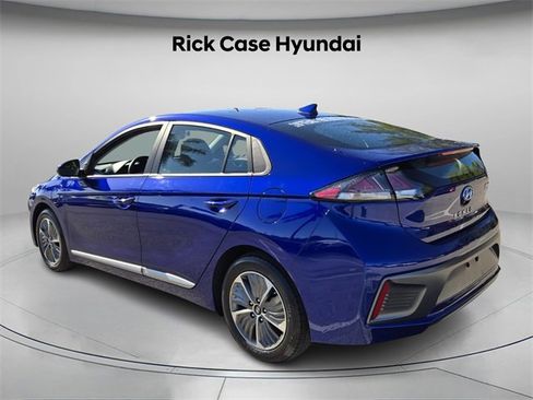 Certified 2022 Hyundai Ioniq SE image 8
