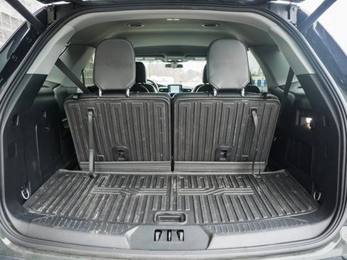 Used 2024 Ford Explorer XLT w/ Equipment Group 202A image 10