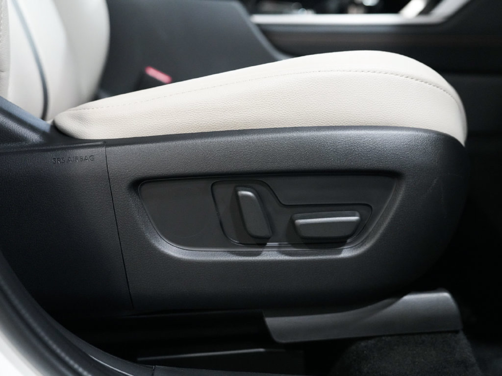 Used 2025 MAZDA CX-90 Plug-In Hybrid w/ Preferred AWD/4WD image 44