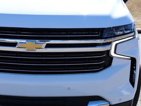 Used 2024 Chevrolet Suburban LT image 15