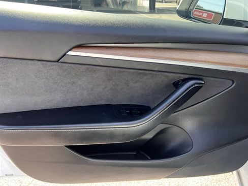 Used 2021 Tesla Model 3 Standard Range Plus image 30