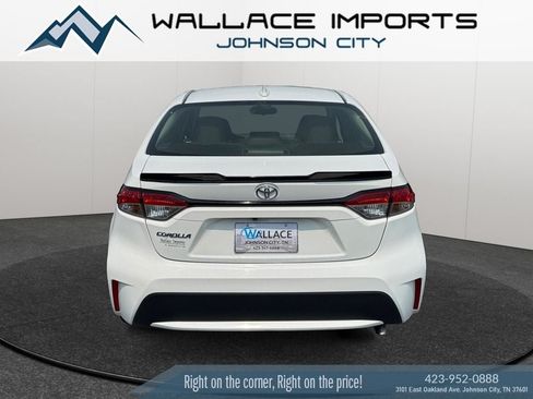 Used 2021 Toyota Corolla LE FWD image 4