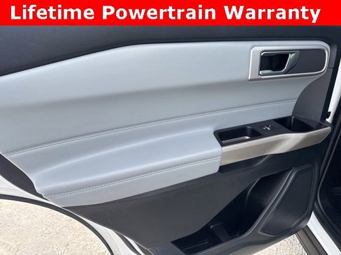Used 2022 Ford Explorer XLT w/ Equipment Group 202A image 14